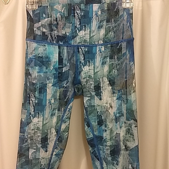 Lululemon leggings sz4 - Picture 3 of 7